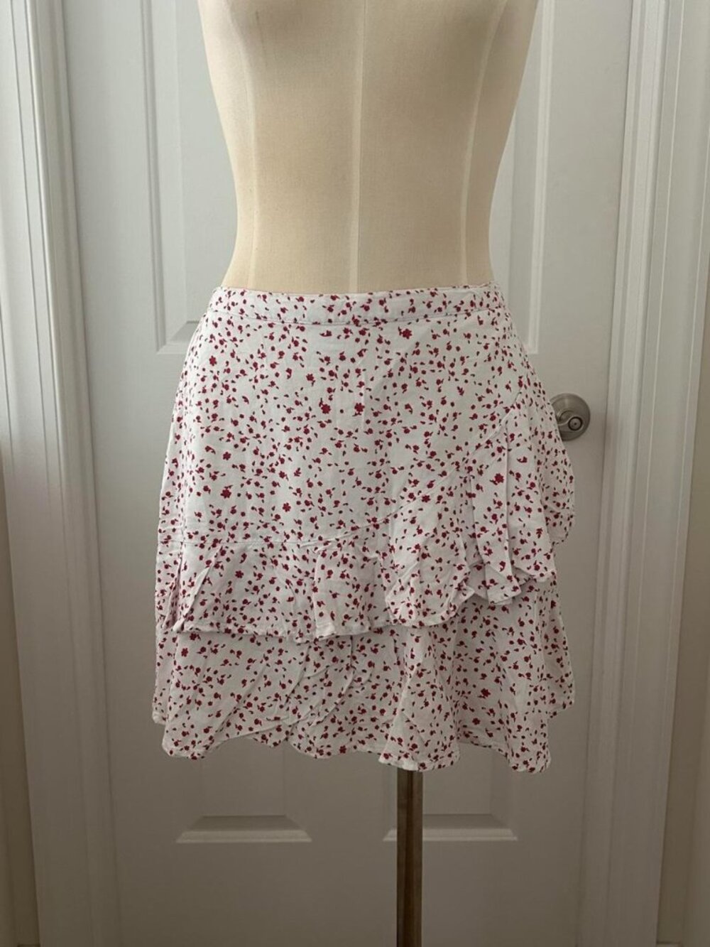 Japna red floral blossom print ruffle skirt Size M